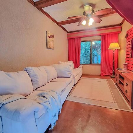 Vive Utila - Bed & Breakfast Екстер'єр фото