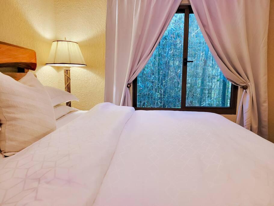 Vive Utila - Bed & Breakfast Екстер'єр фото