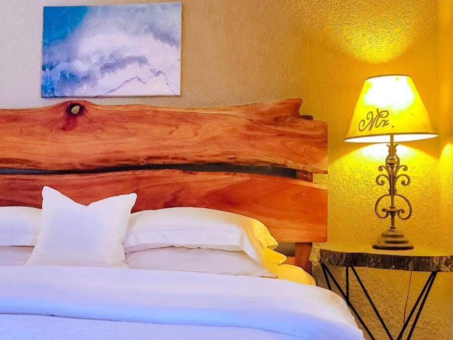 Vive Utila - Bed & Breakfast Екстер'єр фото